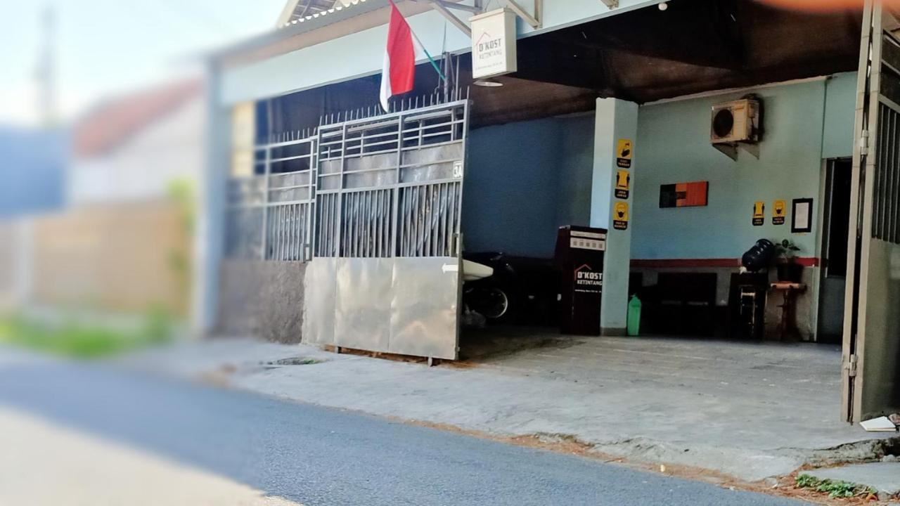 Hotel D'Kost Ketintang Surabaya Esterno foto