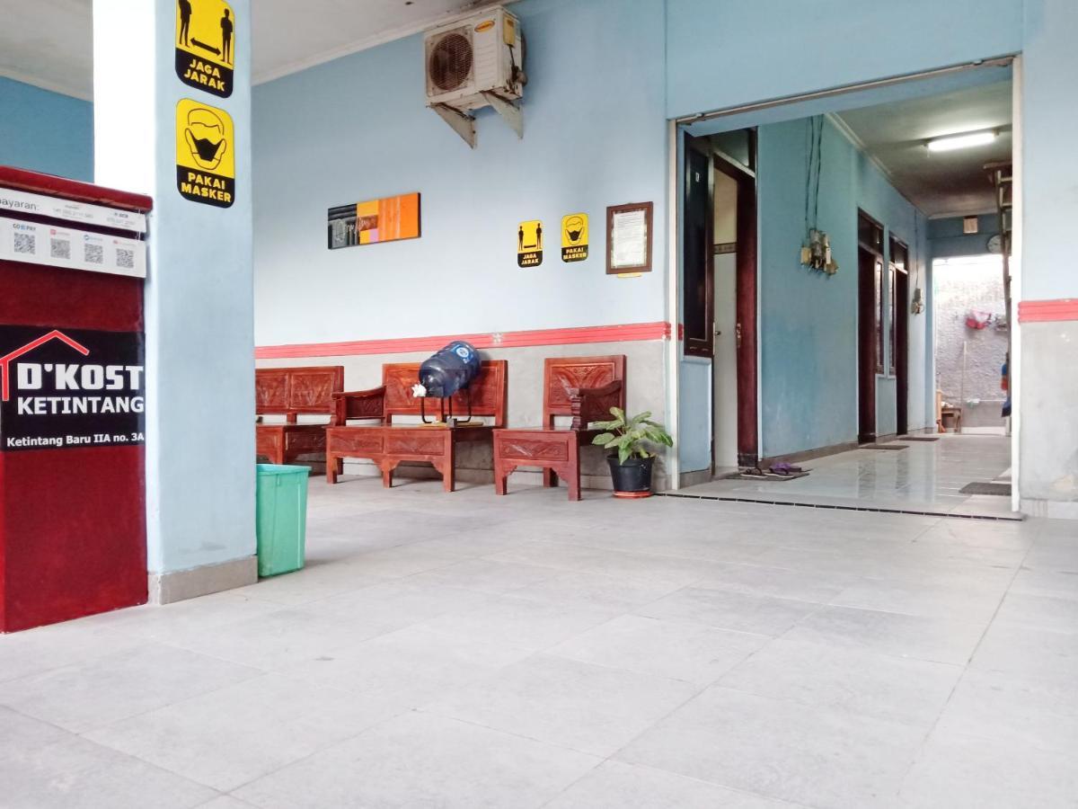 Hotel D'Kost Ketintang Surabaya Esterno foto